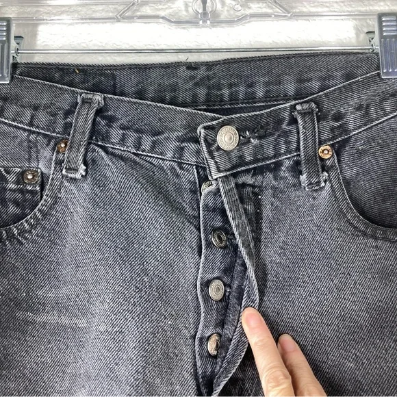 Levi's 501 Washed Baggy Black Distressed Cutt Of Hem 32 High Rise Button Fly - Picture 8 of 16